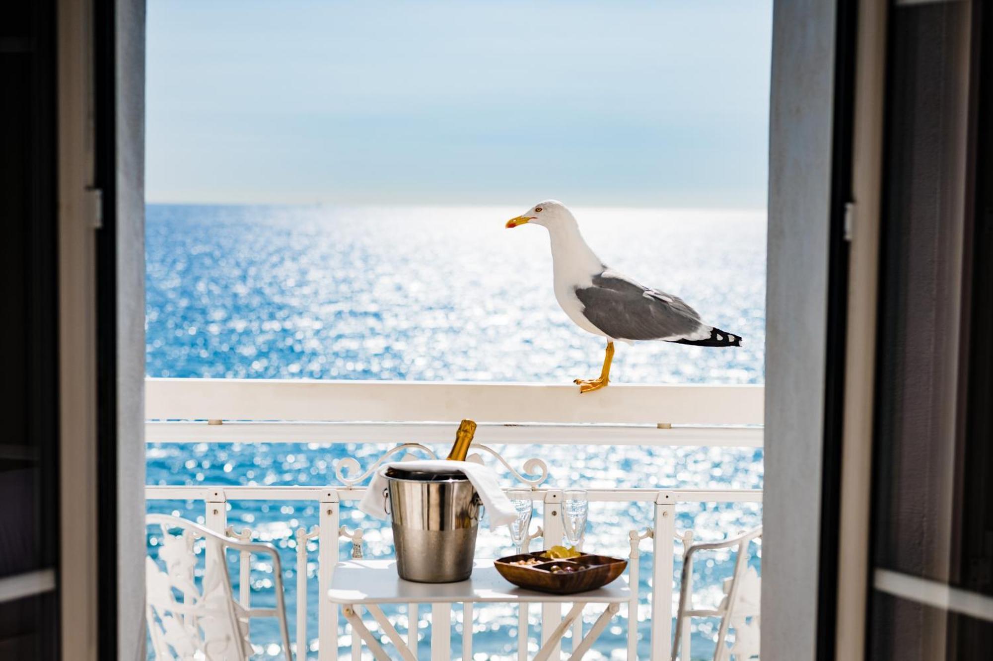 Grand Hotel Des Sablettes Plage, Curio Collection By Hilton La Seyne-sur-Mer Exterior foto