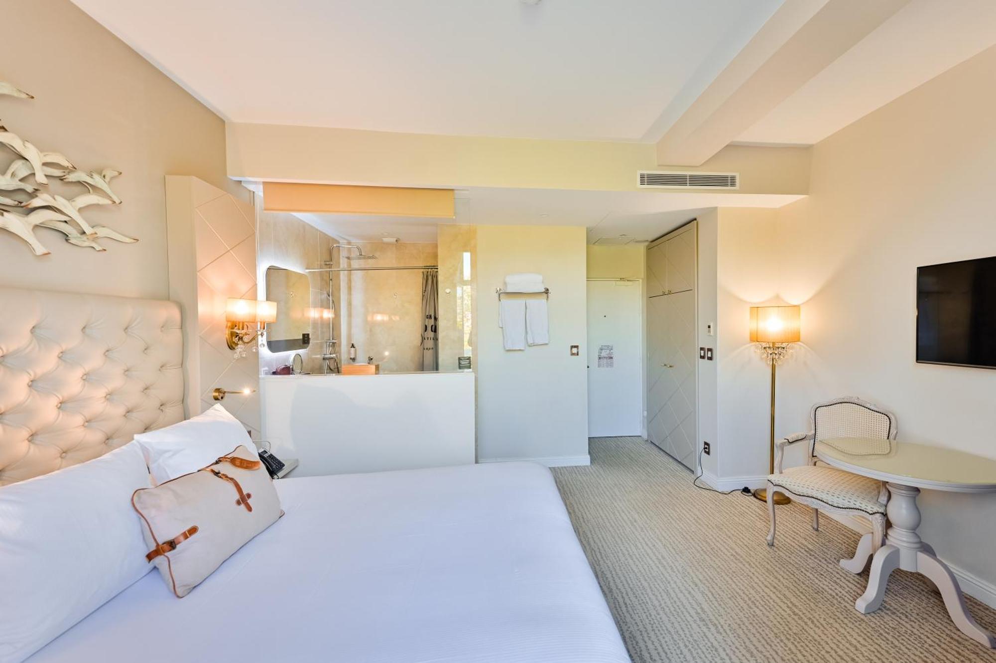 Grand Hotel Des Sablettes Plage, Curio Collection By Hilton La Seyne-sur-Mer Exterior foto